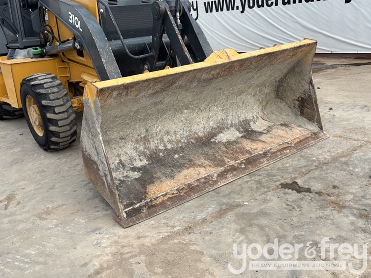 2020-deere-310l-image-18