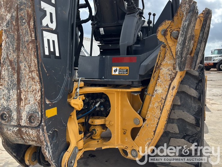 2020-deere-310l-image-32