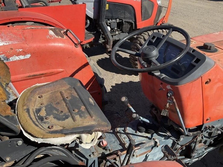 kubota-m8030-image-17