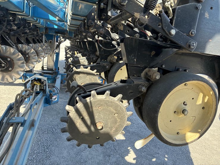 kinze-2600-image-18
