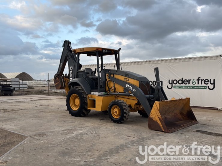 2019-deere-310l-image-7