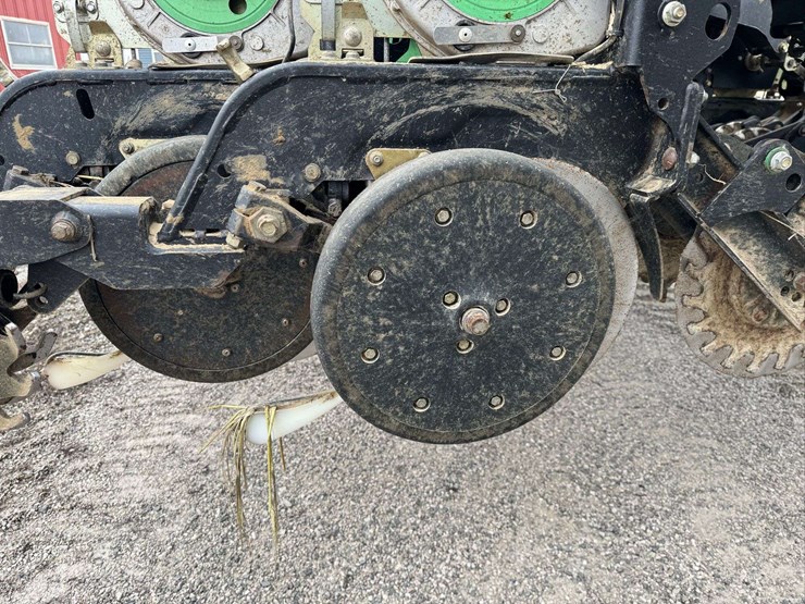 great-plains-yp1625-32tr-image-9