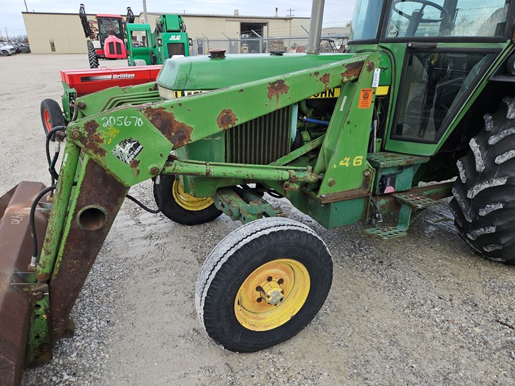 1983-john-deere-2350-image-5