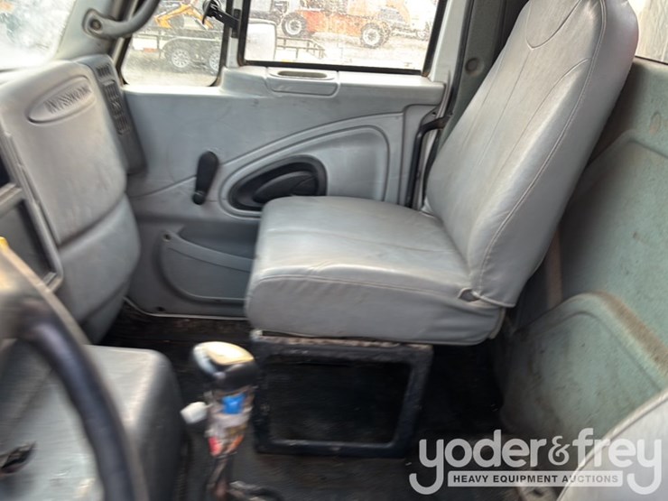 2007-international-7600-image-57