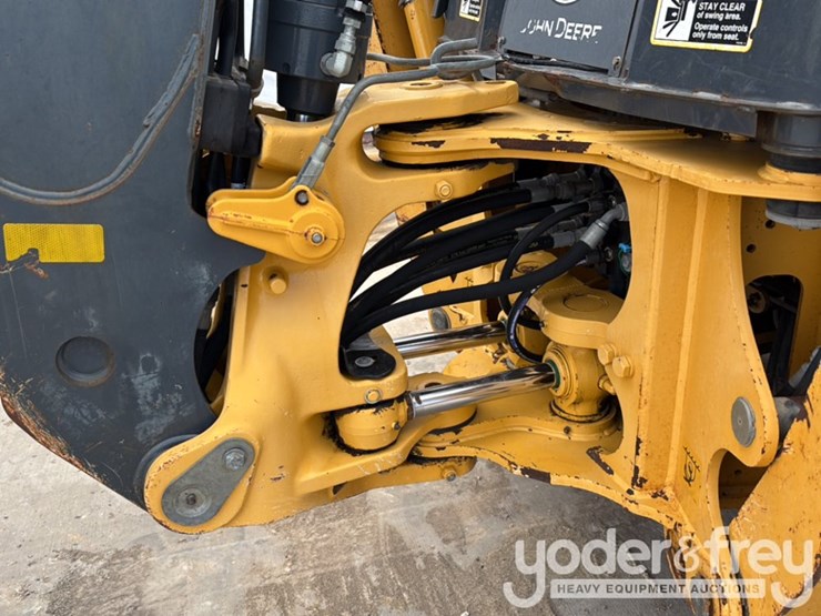 2018-deere-310l-image-24