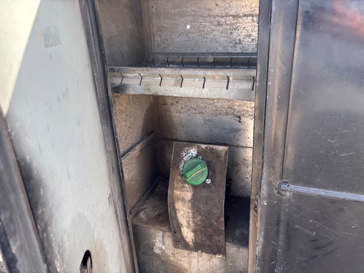 2009-chevrolet-2500-image-9