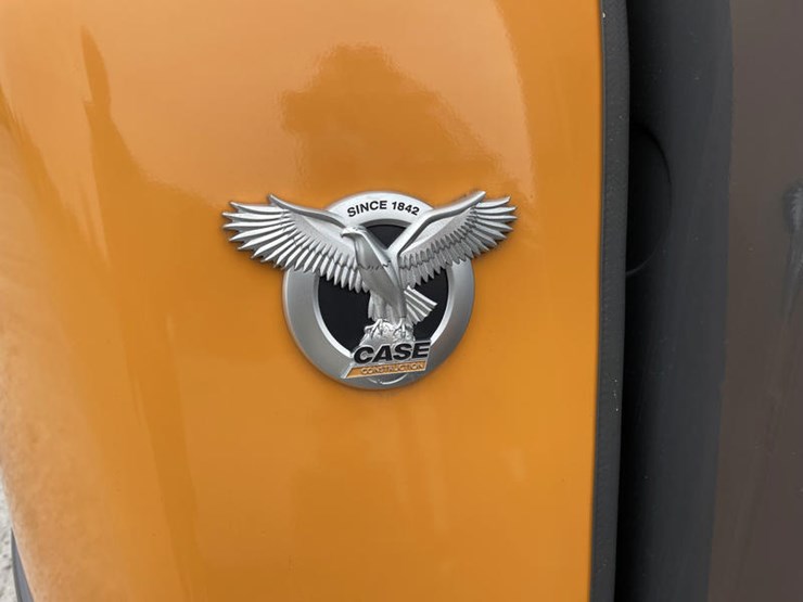 2024-case-cx30c-image-22