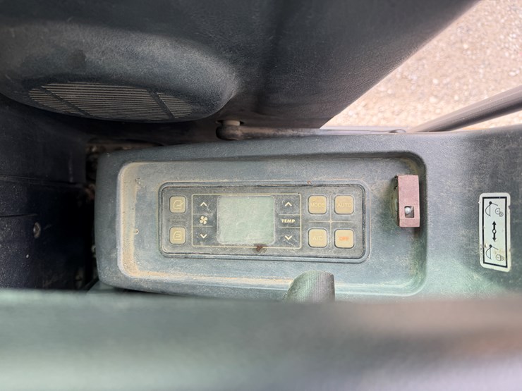 2019-case-cx57c-image-15