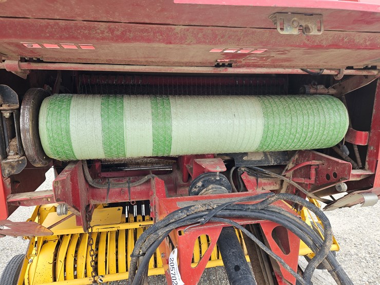 2008-new-holland-br7060-image-6