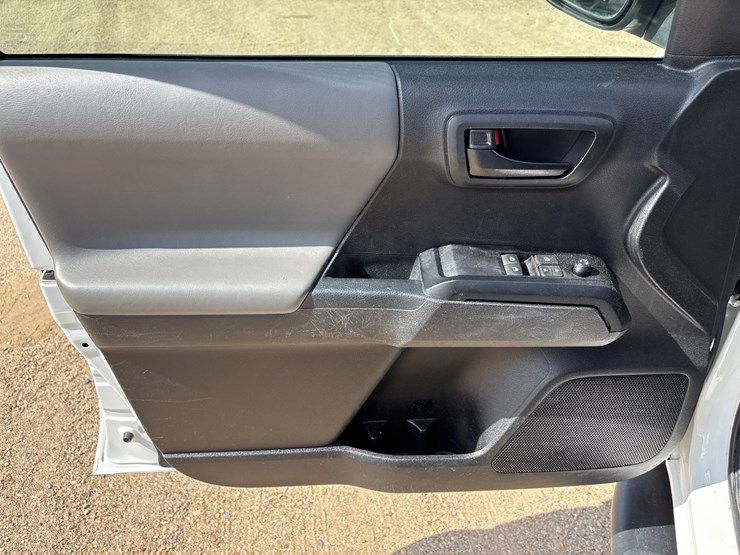 2022-toyota-tacoma-image-16