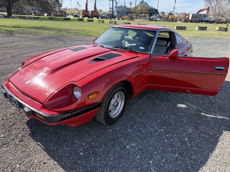 #331-•-1983-nissan-datsun-280zx-image-1