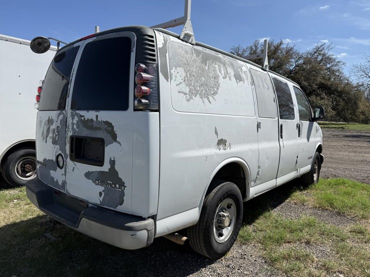 2001-chevrolet-express-3500-image-7