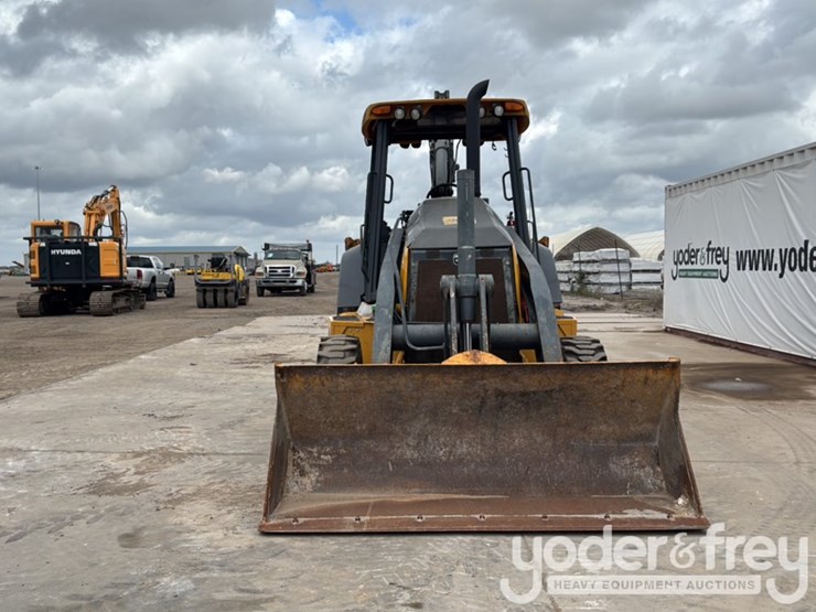 2018-deere-310l-image-8