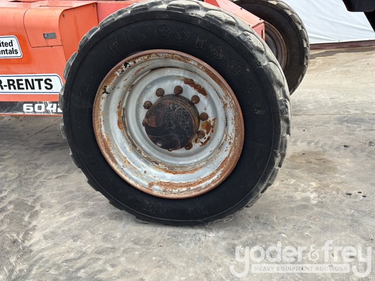 2016-sky-trak-6042-image-14