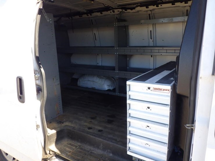 2018-chevrolet-express-2500-image-7