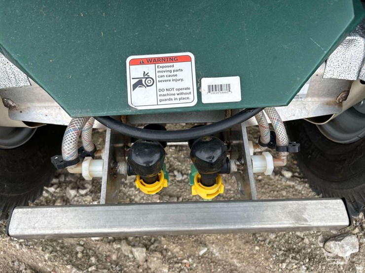 2021-permagreen-ride-on-speader-sprayer-image-9