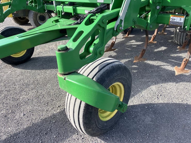 john-deere-2210-image-9