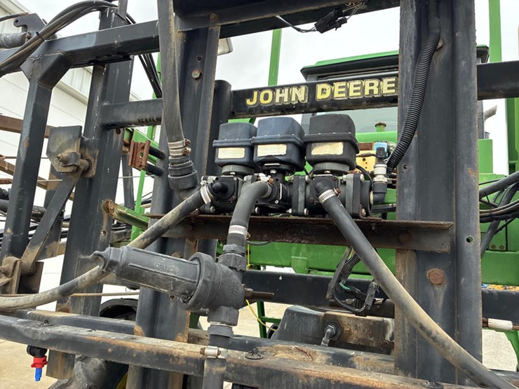 2000-john-deere-6700-image-24