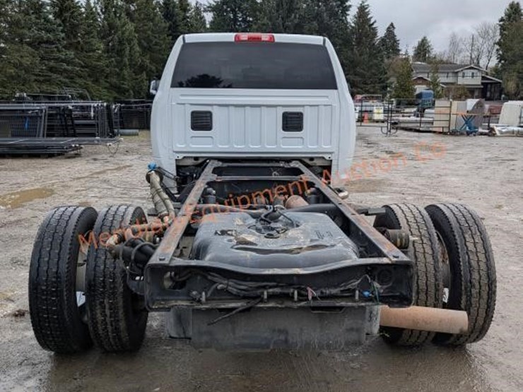 2011-dodge-ram-4500-image-4