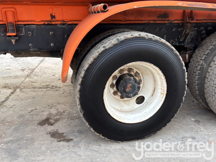 2007-international-7600-image-12