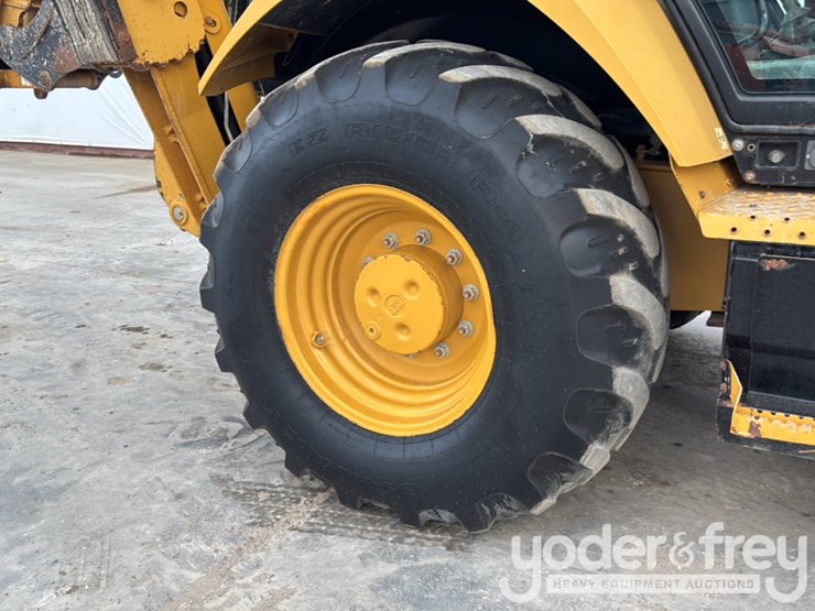 2016-caterpillar-420f2-it-image-16