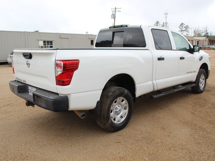 2017-nissan-titan-image-3
