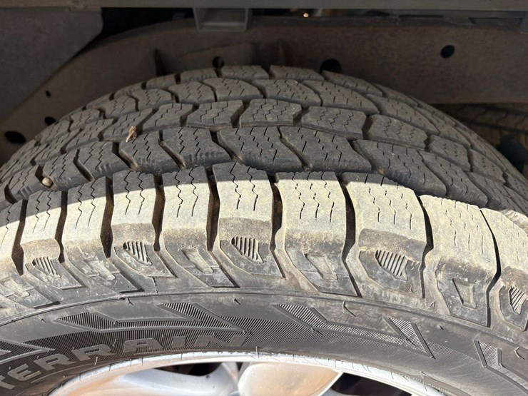 2010-nissan-titan-se-image-11