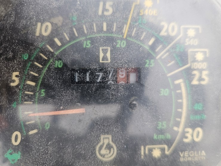 2003-case-ih-jx100u-image-17