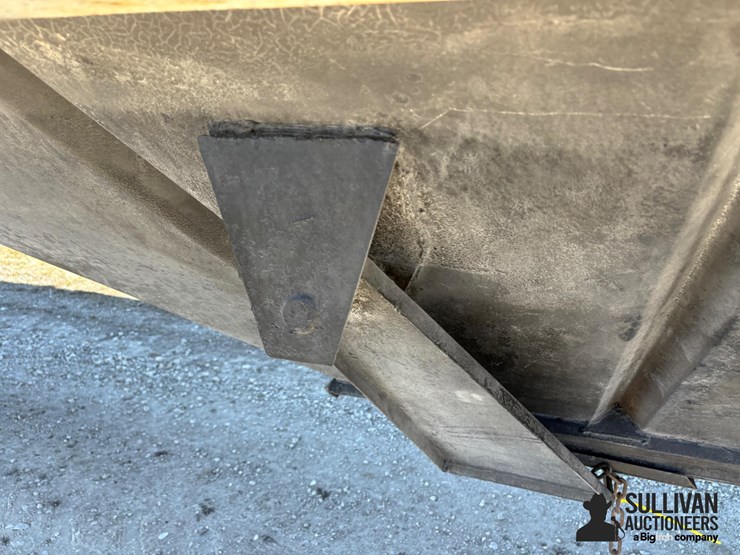 2002-wheeler-hopper-bottom-40'-t/a-grain-trailer-image-18