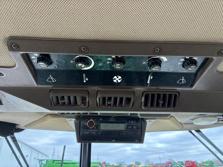 1992-john-deere-4560-image-74