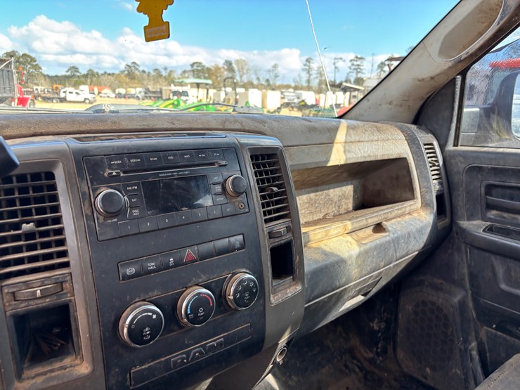 2012-dodge-ram-2500-image-12