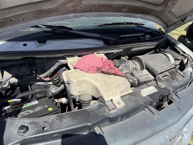 2002-chevrolet-3500-image-19