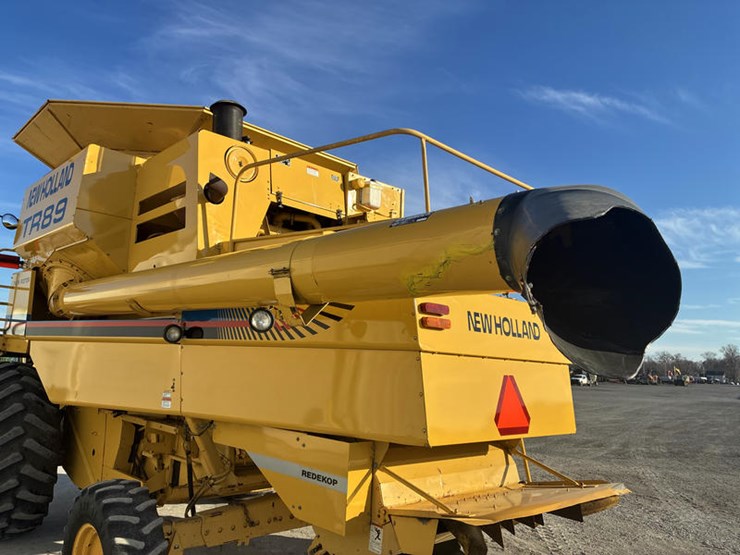 new-holland-tr89-image-20