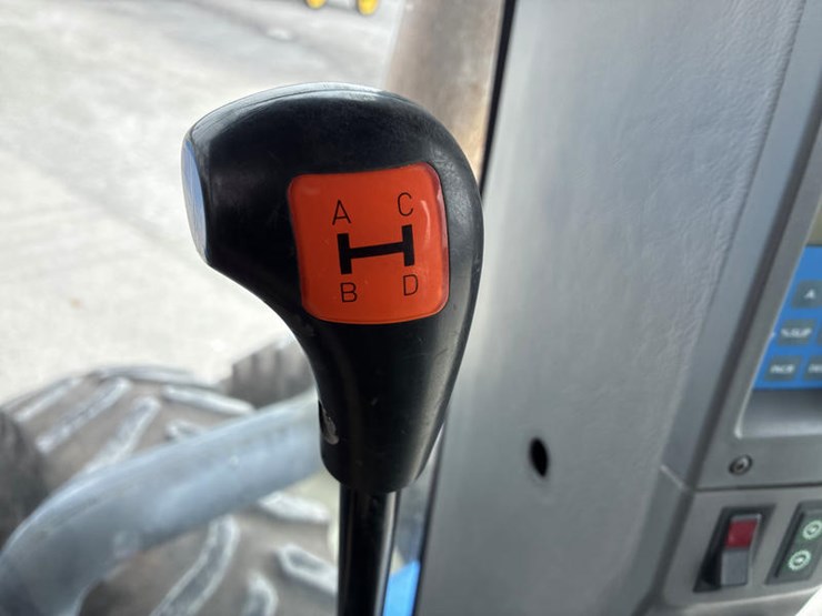 2002-new-holland-tj275-image-61