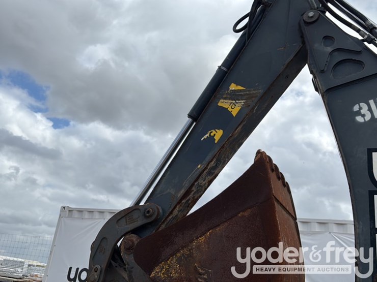 2018-deere-310l-image-27