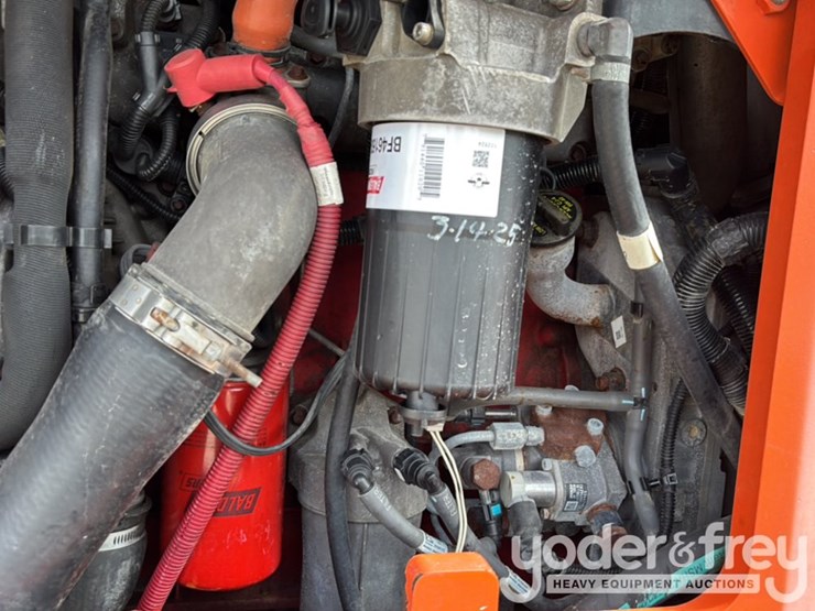 2016-sky-trak-6042-image-36