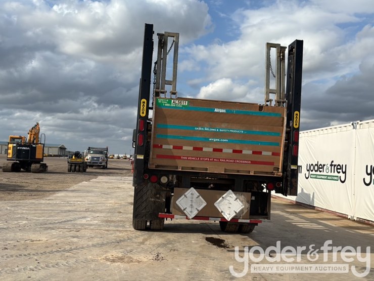 2015-international-4400-image-4