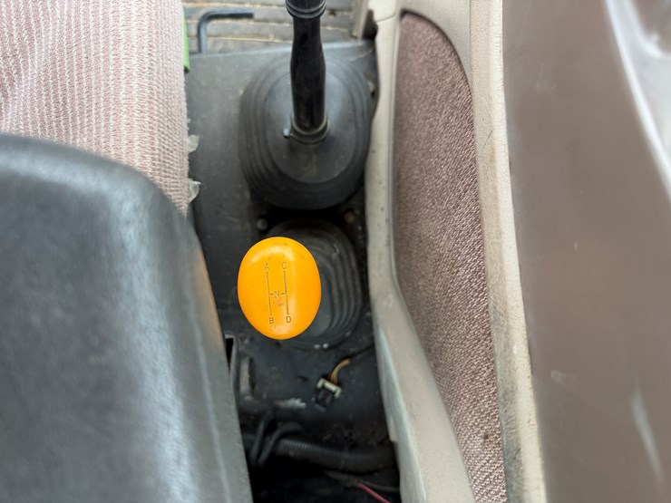 2014-john-deere-6115d-image-18