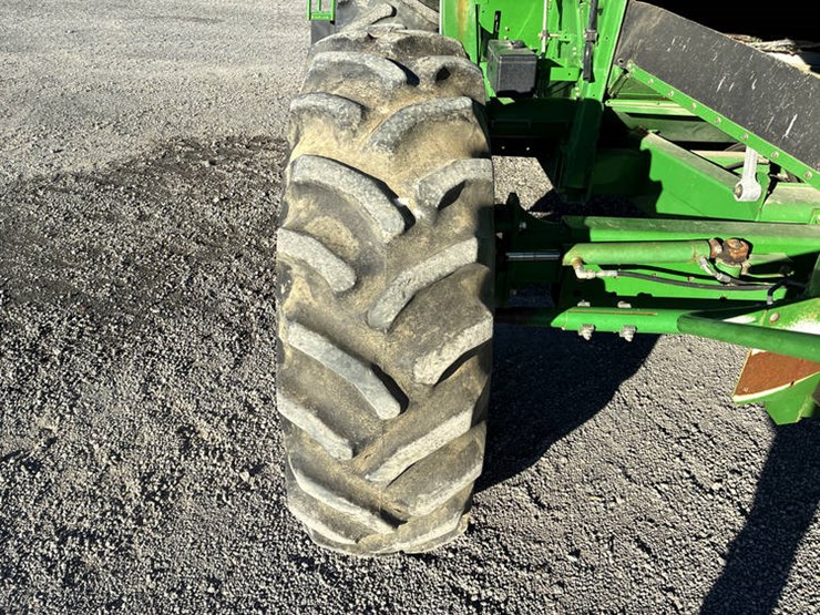 2000-john-deere-9550-image-29