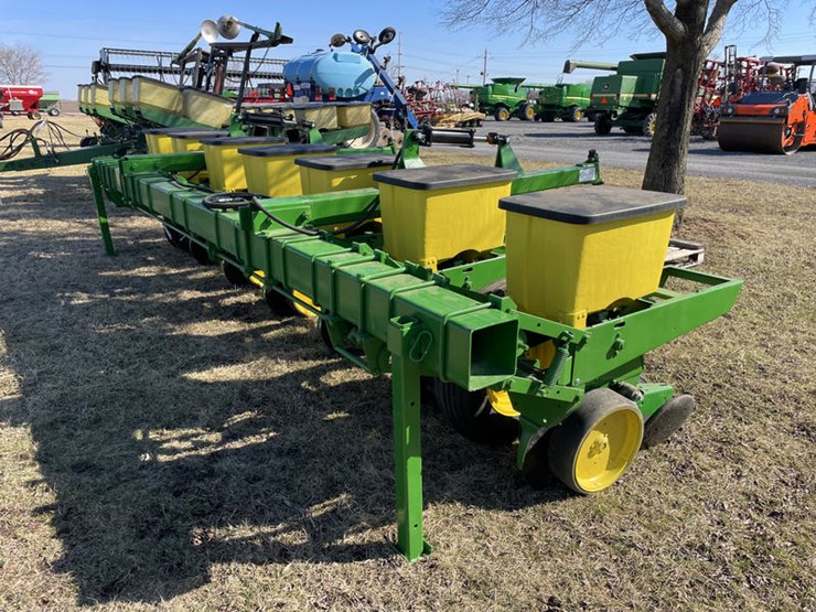 john-deere-7000-image-1