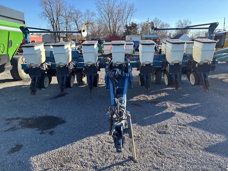 2009-kinze-3000-image-2