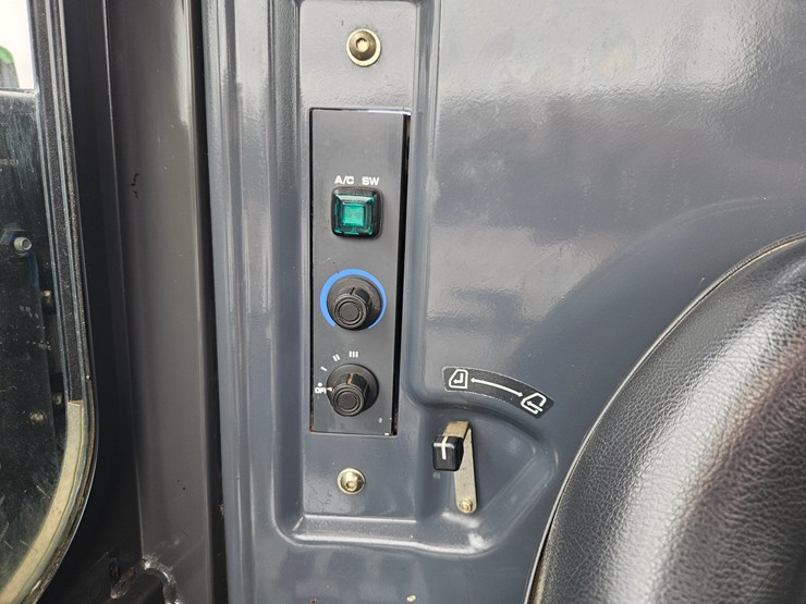 2008-case-cx50b-image-12