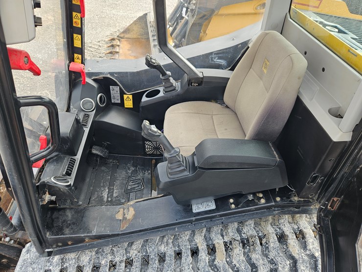 2017-jcb-260t-image-19