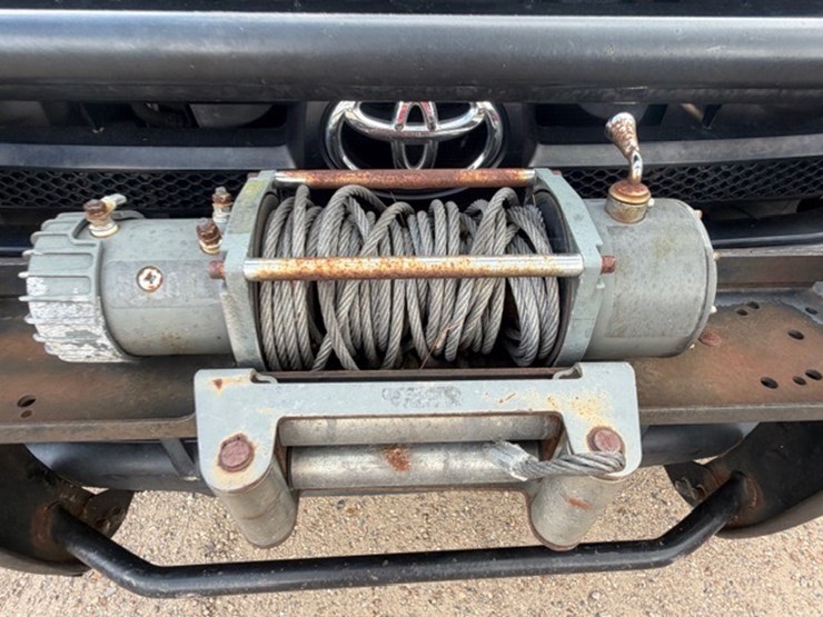 2010-toyota-tundra-image-13