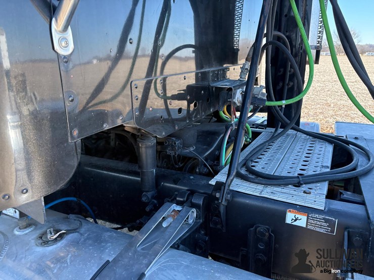 2006-freightliner-columbia-112-t/a-day-cab-truck-tractor-image-17