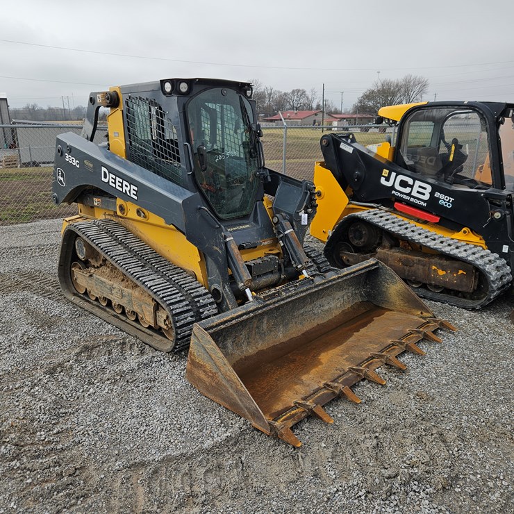 2018 DEERE 333G