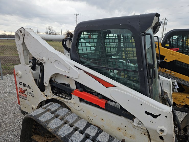 2020-bobcat-t770-image-13