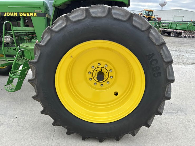 1992-john-deere-4560-image-55