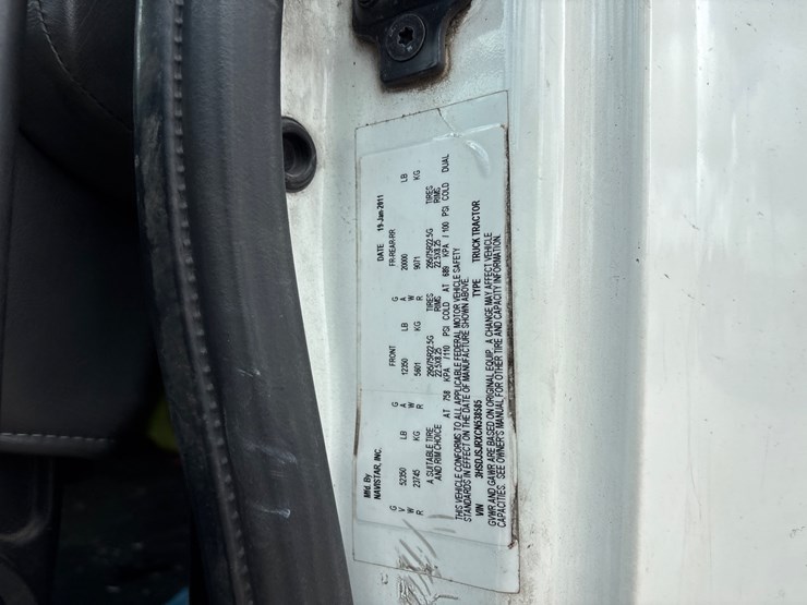 2011-international-prostar-image-12