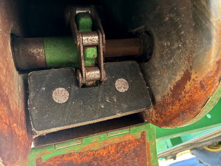 2000-john-deere-9550-image-39